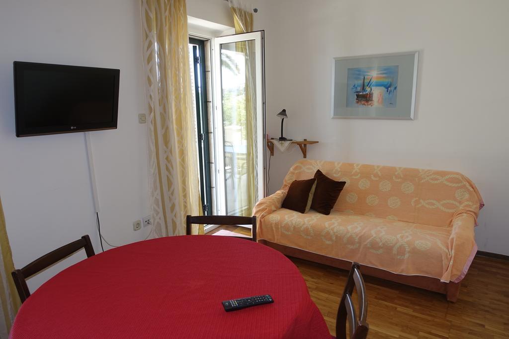Apartments Lena Podgora Habitación foto